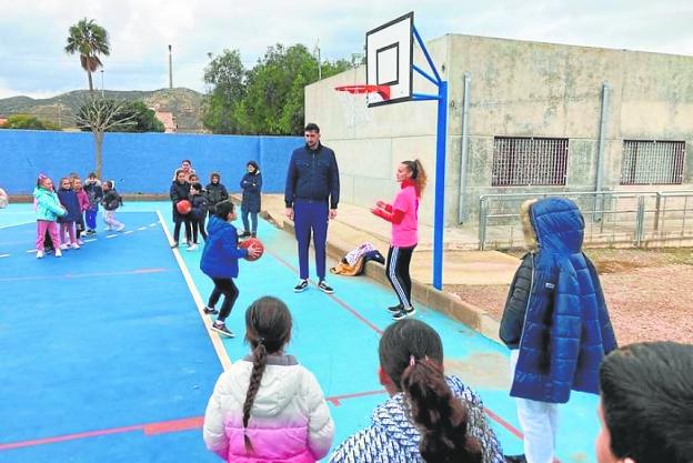 Vecinos y escolares darán más color a los partidos del Cebé