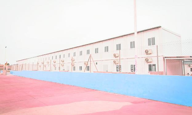 Amplían barracones ante la masiva llegada de escolares a Torrevieja