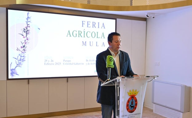 La I Feria Agrícola de Mula llega con una gran exposición de maquinaria