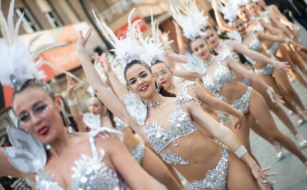 El carnaval luce su esplendor en Beniaján y Cabezo de Torres con la ayuda de un tiempo casi primaveral