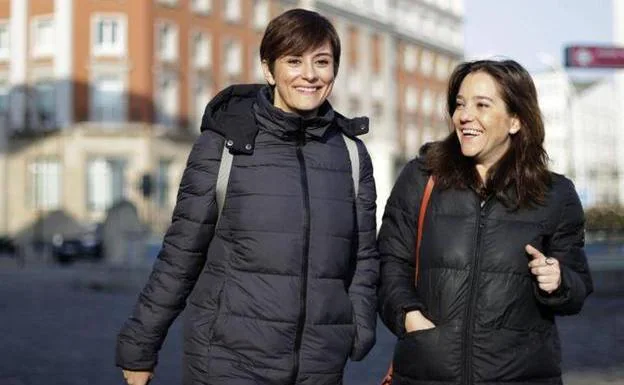 - The Minister of Territorial Policy, Isabel Rodríguez, and the Mayor of A Coruña, Inés Rey.