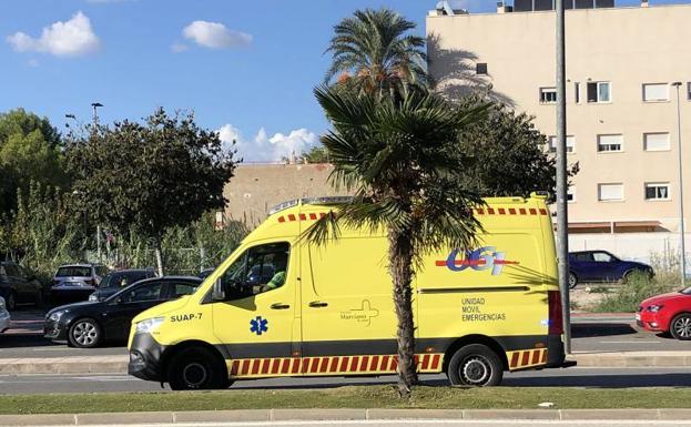 Rescatan a una persona impedida en un incendio en una casa de La Alberca