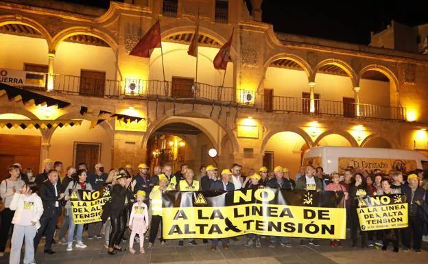 Concentración el próximo jueves en San Esteban contra la línea de alta tensión de Hinojar-Águilas
