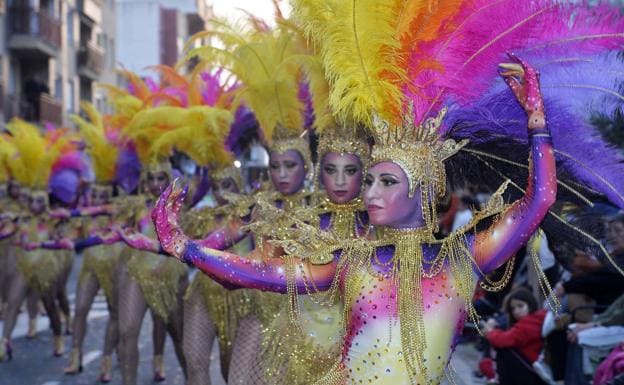 Música, alegría y color en el Gran Desfile de Carnaval de Cabezo de Torres