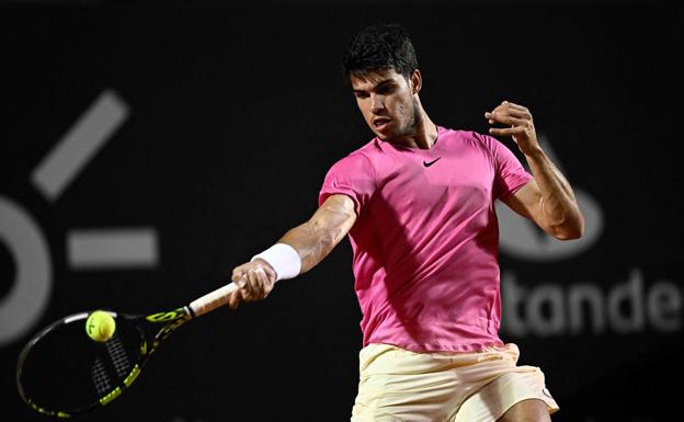 La lluvia suspende el partido entre Carlos Alcaraz y Mateus Alves