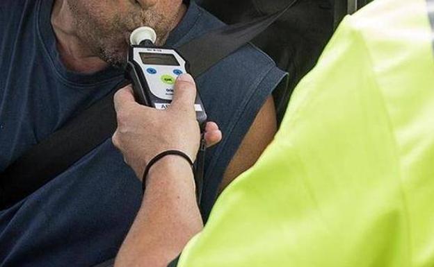 Arrestado un conductor por quintuplicar la tasa de alcohol y conducir en sentido contrario en Abarán