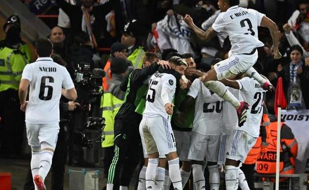 El Real Madrid aterroriza a Europa con la hoz y el martillo