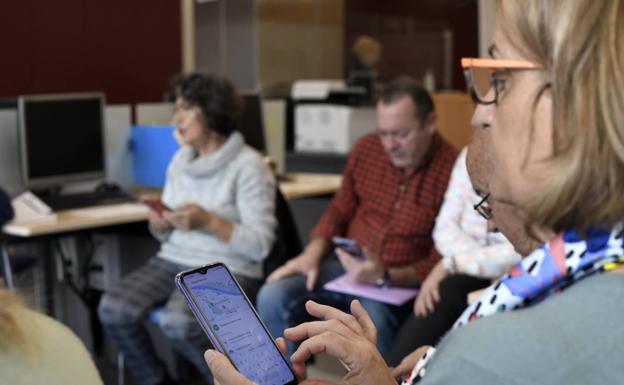 Talleres para que la tecnología esté cada vez más cerca de las personas mayores