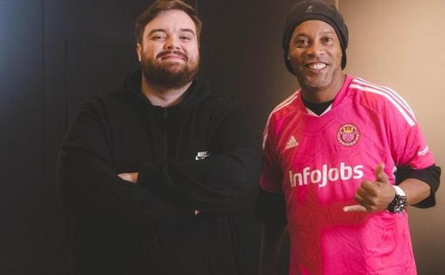 Ronaldinho, el fichaje estrella de Ibai Llanos para la Kings League de Piqué