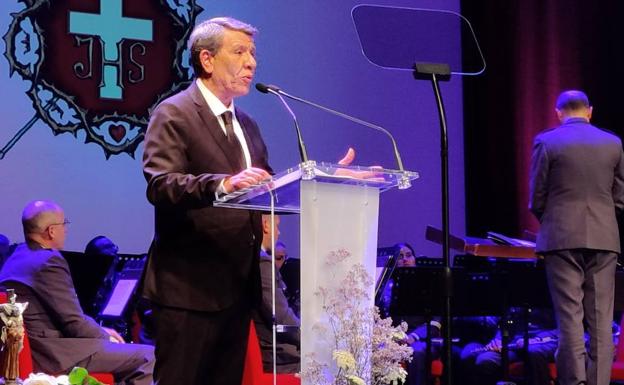 El pregonero de la Semana Santa de Murcia: «¿Quién soy yo? Un nazareno de micrófono»