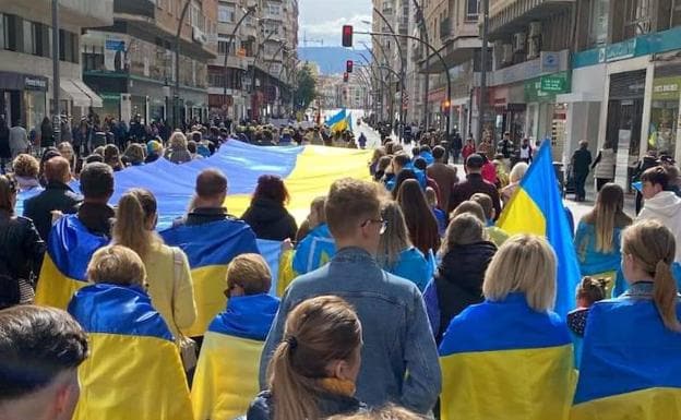 Manifestación de ucranianos en Murcia en el aniversario del inicio de la invasión