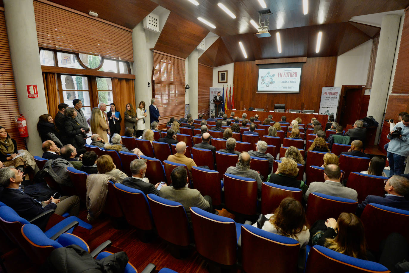 Foro de LA VERDAD 'En futuro. Retos, tendencias y estrategia regional'