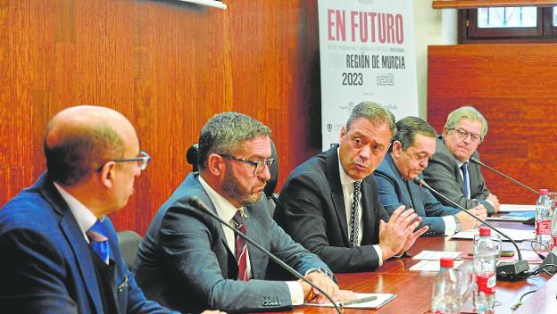 El tejido empresarial teme que se produzca otro fiasco como el AVE