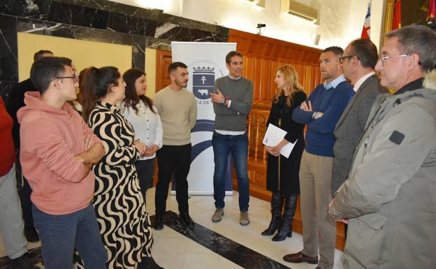 El Ayuntamiento de Caravaca y la Comunidad facilitan la primera experiencia laboral a ocho jóvenes