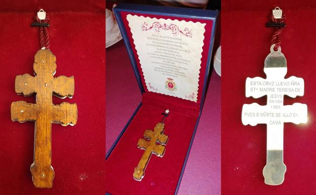 La Cofradía regalará al Papa Francisco una réplica de la Cruz de Caravaca que portaba Santa Teresa
