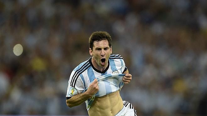 Messi abrocha el triunfo de Argentina