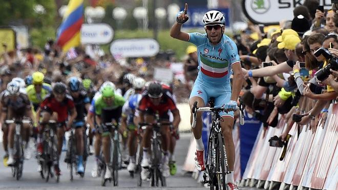 Nibali sale del crematorio