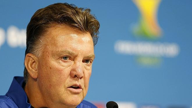 Van Gaal: «De tener un cuarto cambio hubiese vuelto a sustituir al portero»