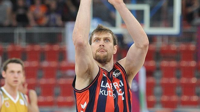 Nocioni sustituye a Mirotic en el Madrid