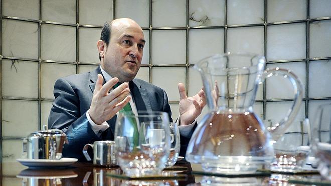 PNV y EH Bildu enviarán delegaciones de alto nivel al referéndum de Escocia