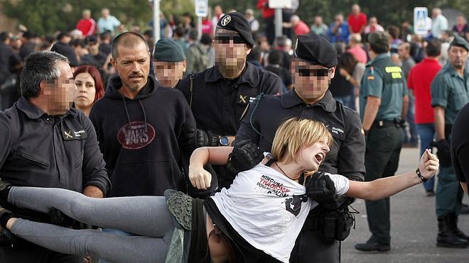 Pedradas y violentos enfrentamientos en el Toro de la Vega