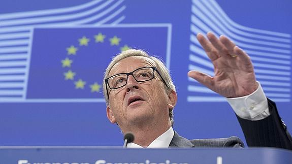 Juncker avisa de que «no tiembla» ante ningún líder