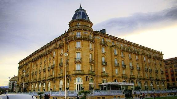 Un hotel cobijo de reyes y actores