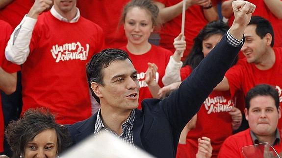 Pedro Sánchez censura a Carme Chacón por estar en el «politiqueo»