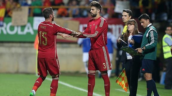 Piqué y Ramos no se ejercitan antes de viajar a Bielorrusia