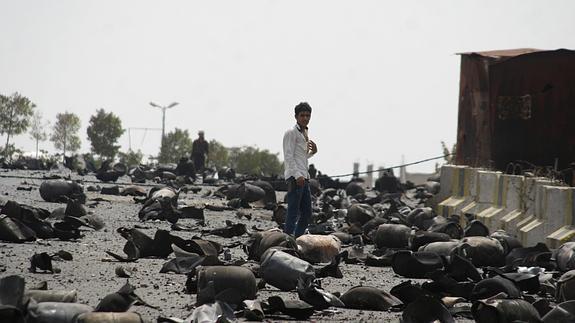 Al menos 57 civiles muertos en un bombardeo atribuido a los hutíes en el sur de Yemen