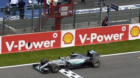 Hamilton se escapa