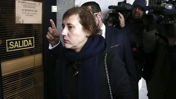 Archivan la querella de Teresa Romero por injurias contra el exconsejero de Sanidad de Madrid