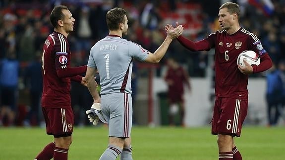 Rusia se clasifica para la Eurocopa 2016, Suecia jugará la repesca