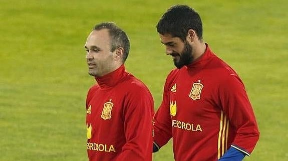 Iniesta e Isco no se ejercitaron con la selección