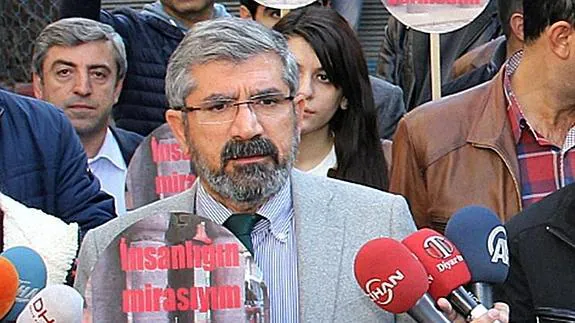 Asesinan a tiros a un prestigioso abogado kurdo en Turquía