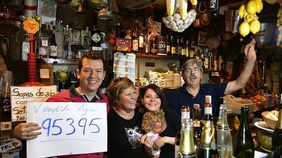 Un alcalde con suerte y un premio para «quemar» en el lujo de Dubai