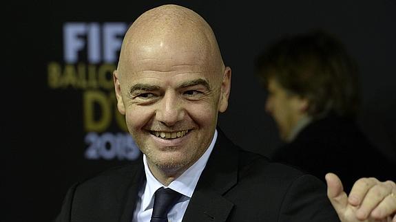 Infantino tiene el apoyo de Figo para las elecciones de la FIFA