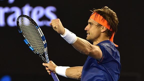 Ferrer pone fin a la carrera de Hewitt y pasa a la tercera ronda