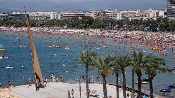 Los turistas extranjeros gastaron 5.600 millones en 2015 en la Comunitat