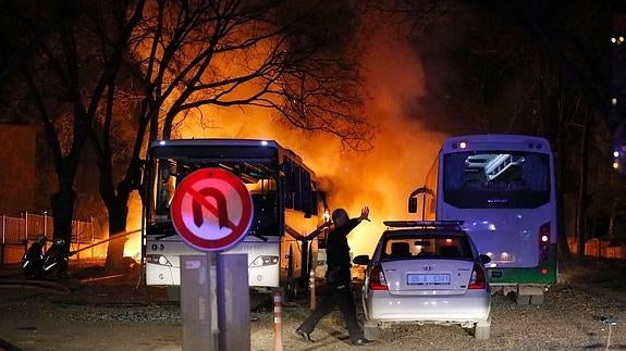 Un grupo radical kurdo reivindica el atentado que dejó 28 muertos en Ankara