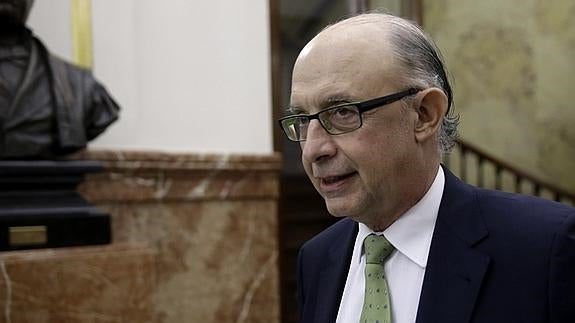 Hacienda amplía el plazo hasta el 29 de abril para que las comunidades congelen el gasto