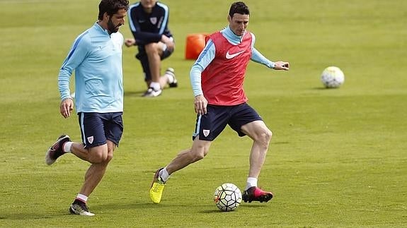 Aduriz sigue preparándose para a la Eurocopa y entrena con normalidad