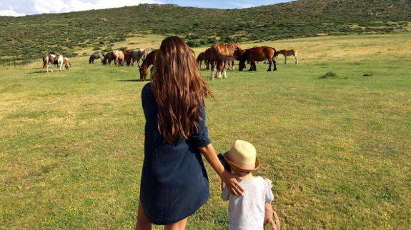 Iker Casillas y su familia, de vacaciones en Navalacruz