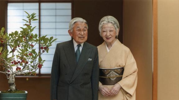 El emperador japonés Akihito podría anunciar su abdicación en agosto