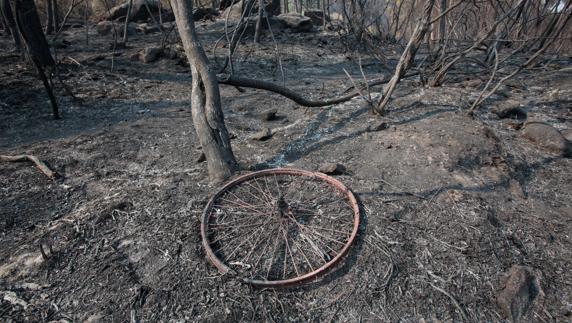 Galicia recupera poco a poco la calma, con dos incendios próximos a poblaciones