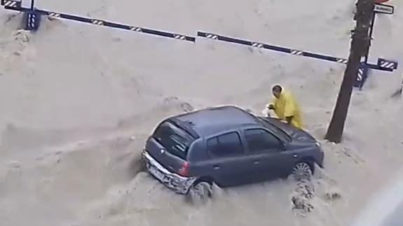 Fallece un hombre tras ser sorprendido por una tromba de agua en Alicante