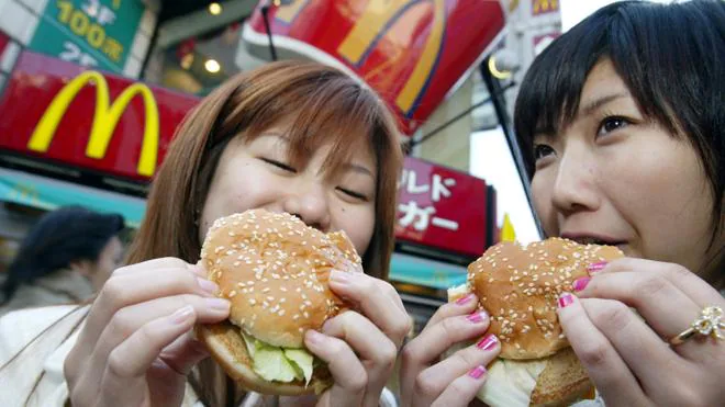 McDonald&#39;s estudia vender su negocio en China | La Verdad