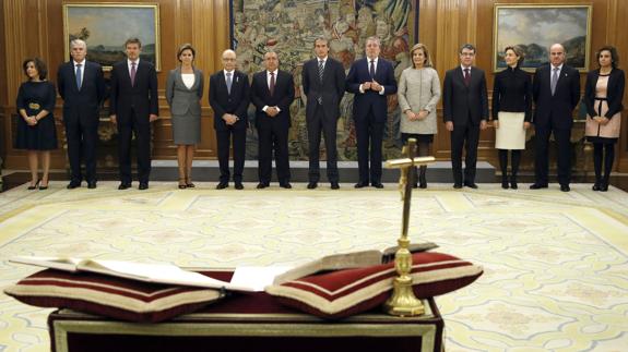 El PP rechaza en el Senado eliminar los crucifijos y la Biblia de las tomas de posesión