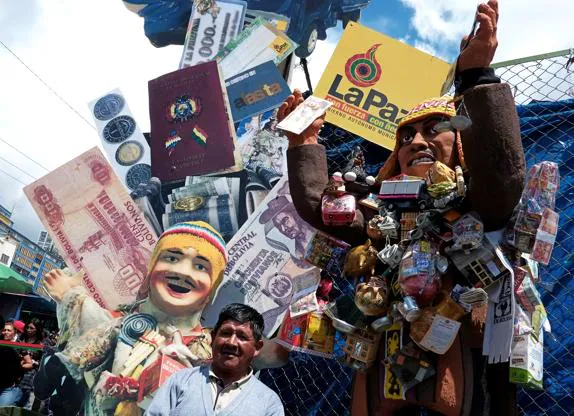 Los bolivianos invocan a 'Ekeko', el dios de la abundancia