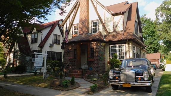 Venden la casa donde nació Trump un 120% más cara que el promedio de Queens
